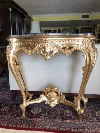 Antique french console 
Louis the XV repaired and
Restored.
Applied new gold leaf over the console